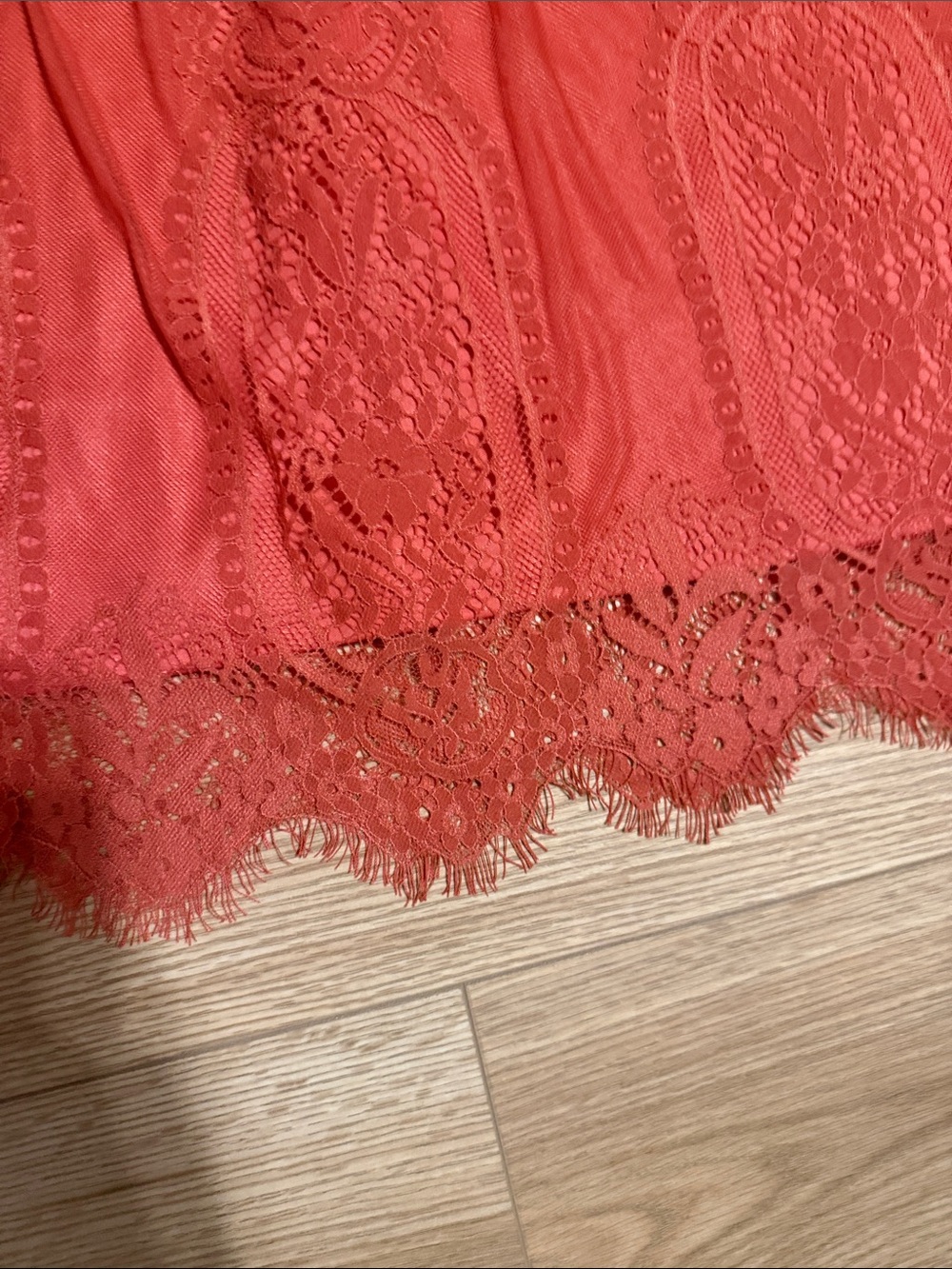 Notations Coral Lace High-Neck Sleeveless Top - Picture 5 of 8